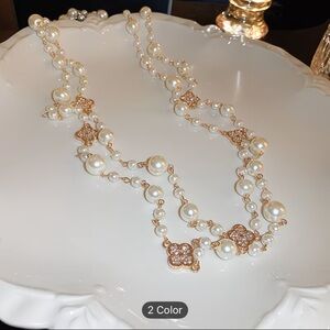 Clover pearl necklace